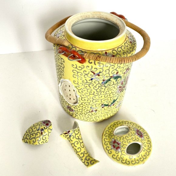 1972 Chinese Famille Juane Yellow Floral Enamel Jingdezhen Coffee Pot For PARTS - Picture 2 of 12